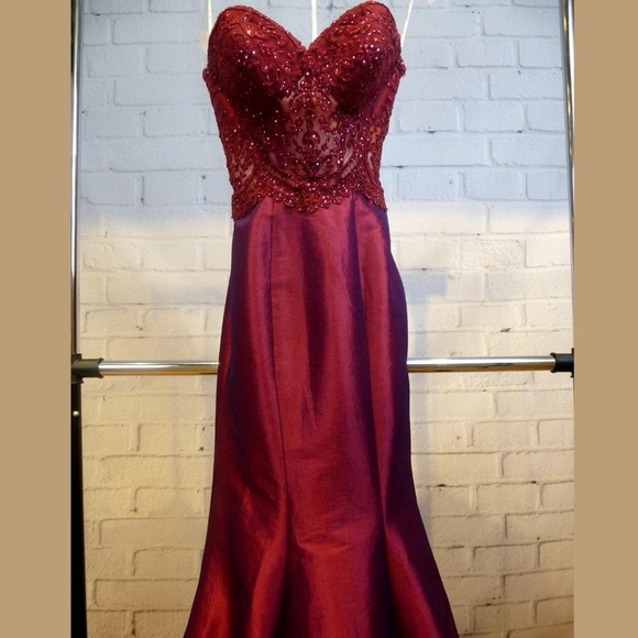 Mon Cheri 'Ellie Wilde' Strapless Gown - Picture 6 of 8